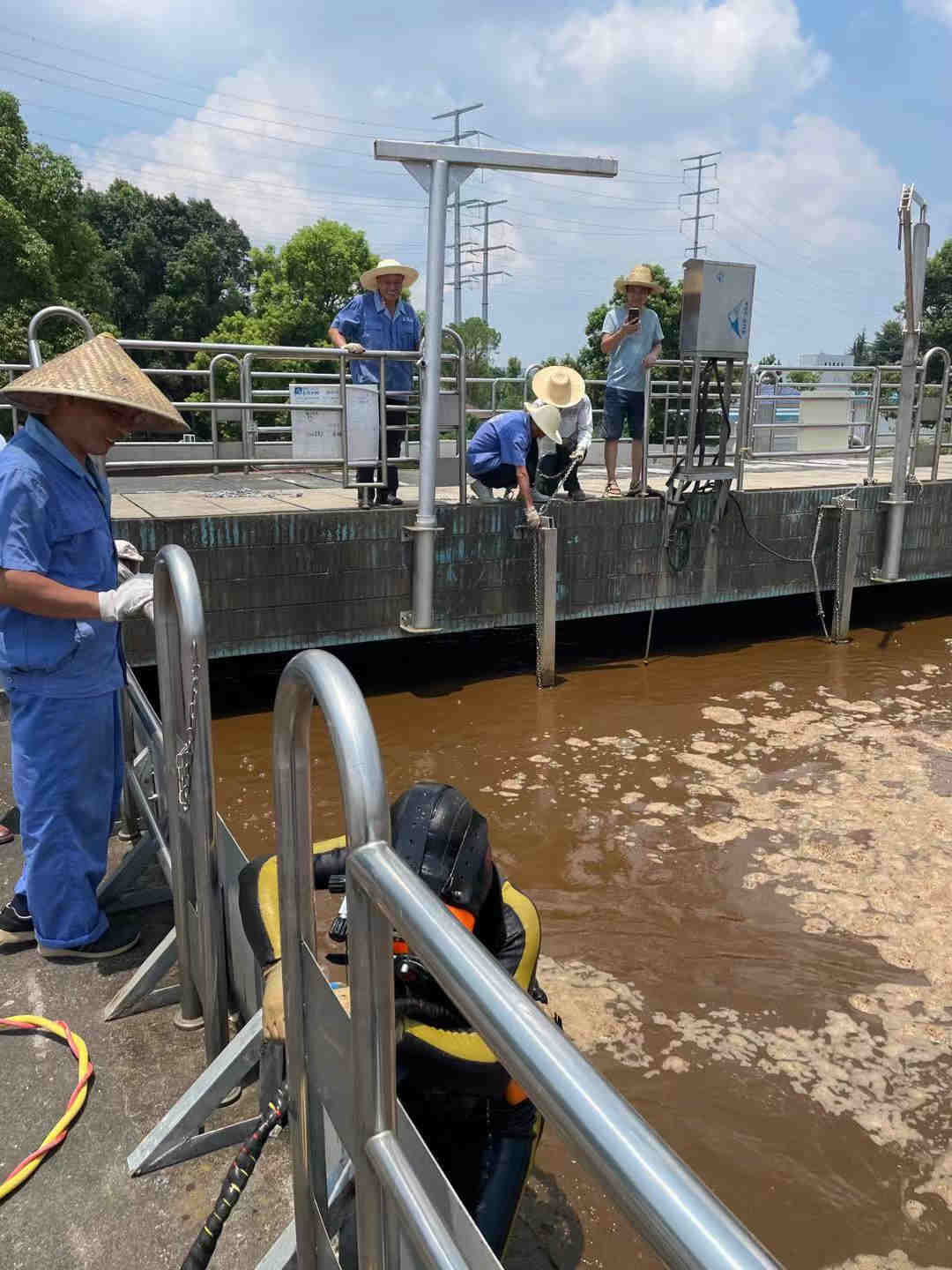 水下安装过河管道公司【本地施工队】