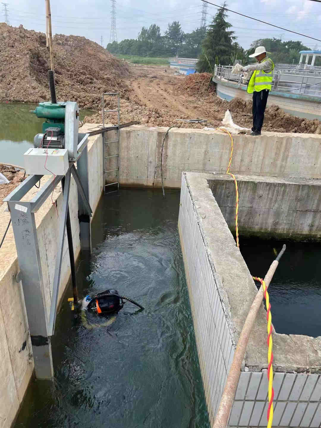 水下拆墙打混泥土施工附近有服务