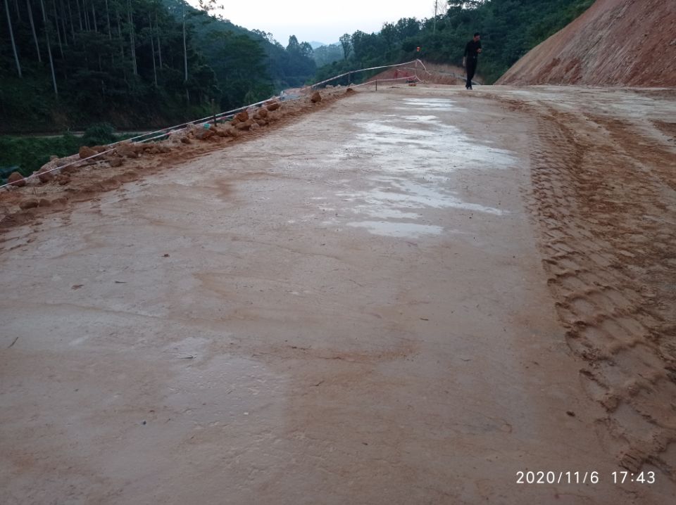 山体滑坡地质灾害治理淤泥固化剂良心厂家